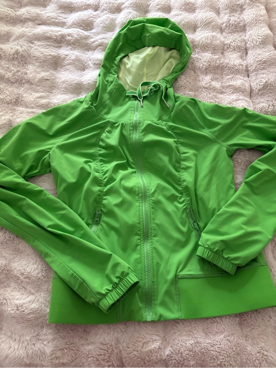 lululemon athletica Jackets & Blazers - lululemon athletica Women's Hooded Zip-Up Jacket in Bright Green